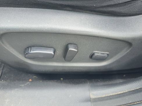 Used 2016 Nissan Rogue SV w/ SV Premium Package image 19