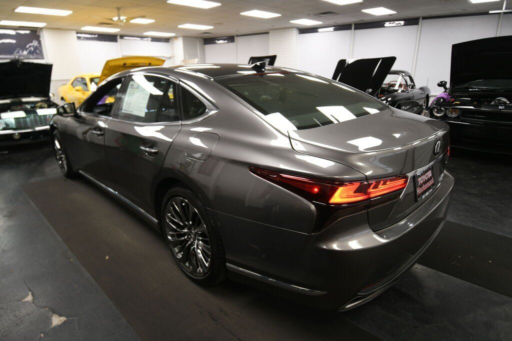 Used 2023 Lexus LS 500 AWD image 6