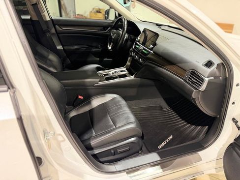 Used 2022 Honda Accord Touring image 14
