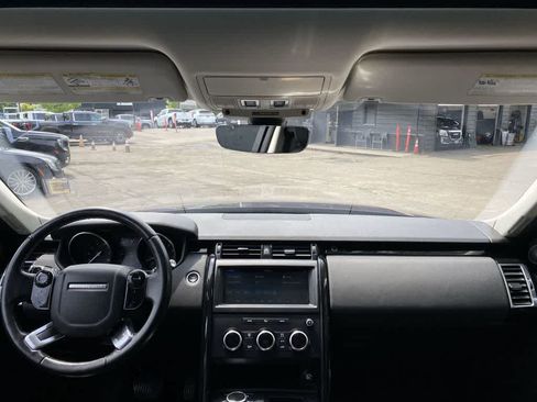 Used 2019 Land Rover Discovery SE AWD/4WD image 13