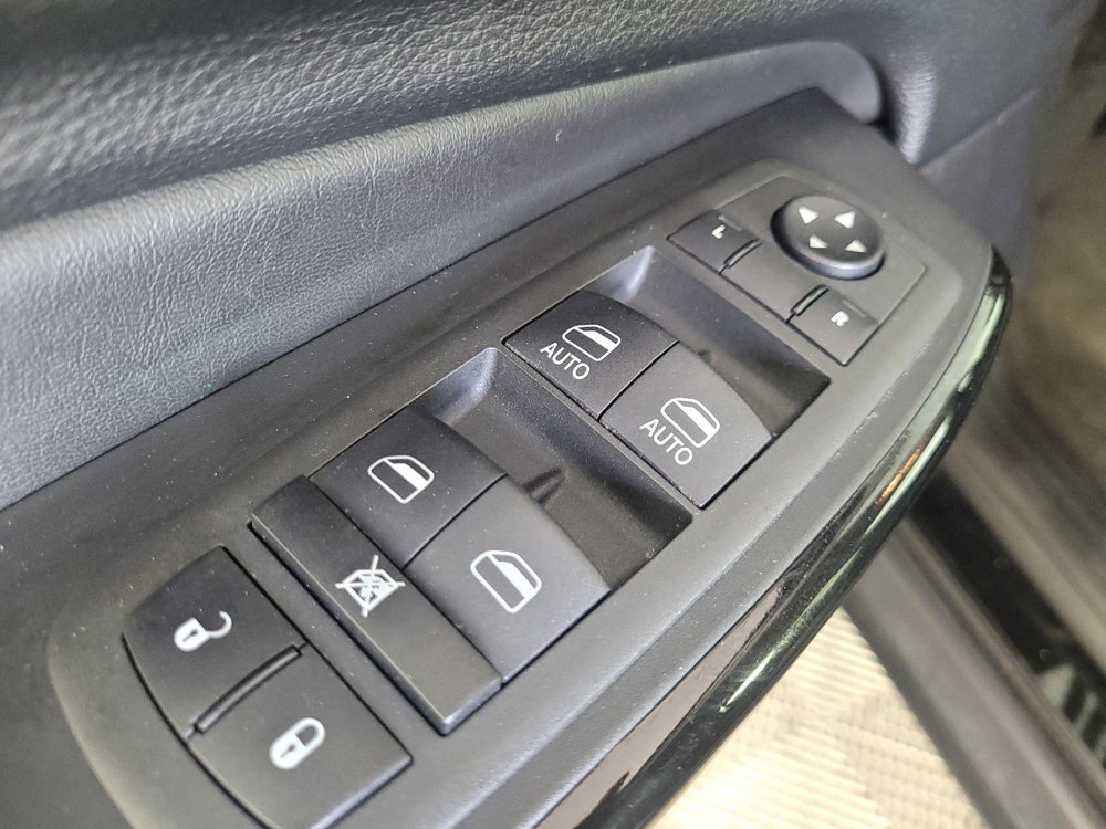 Used 2021 Jeep Cherokee Latitude Plus FWD image 27