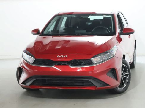 Used 2024 Kia Forte LXS FWD image 3