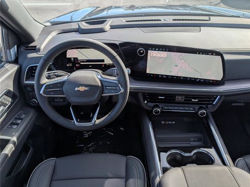 New 2026 Chevrolet Suburban Premier image 15