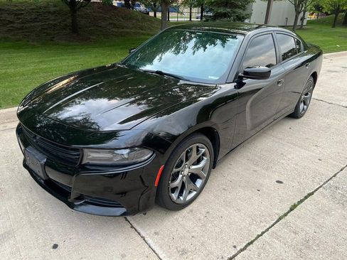 Used 2015 Dodge Charger SXT image 15