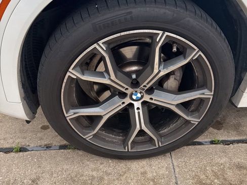 Used 2021 BMW X6 xDrive40i w/ M Sport Package image 2