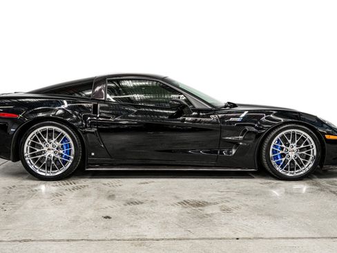 Used 2009 Chevrolet Corvette ZR1 w/ Preferred Equipment Group RWD image 42