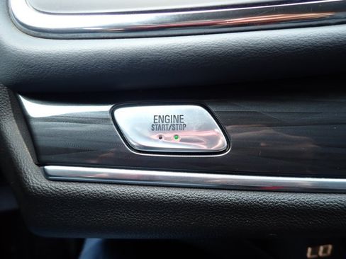 Used 2020 Buick Enclave Premium w/ Sun and Sites Package AWD/4WD image 25
