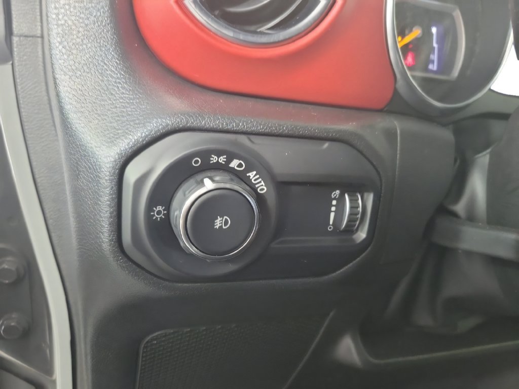 Used 2023 Jeep Wrangler Unlimited Rubicon AWD/4WD image 14