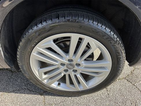Used 2018 Audi Q5 2.0T Premium Plus w/ Premium Plus Package image 16