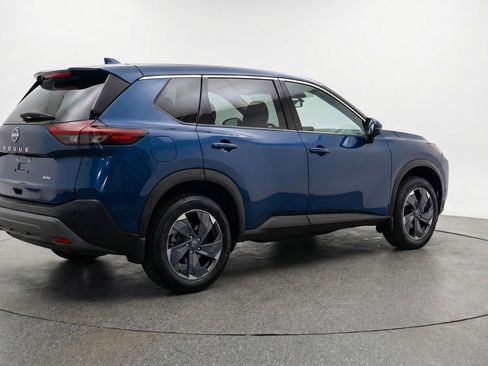 Used 2025 Nissan Rogue SV image 9