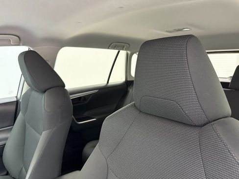 Used 2021 Toyota RAV4 LE image 24