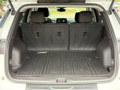 Used 2024 Chevrolet Blazer LT w/ Convenience Package FWD image 18