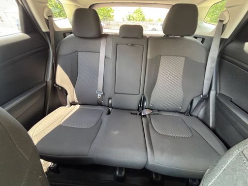 Used 2025 Kia Sportage LX FWD image 38