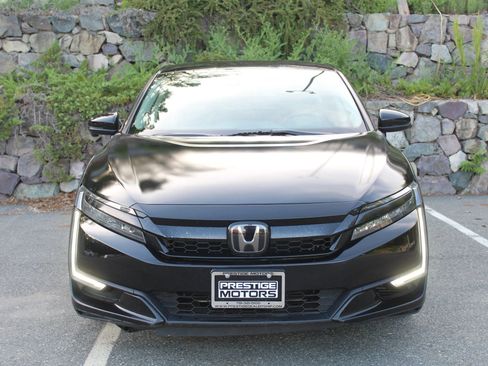 Used 2018 Honda Clarity Plug-In Hybrid image 3