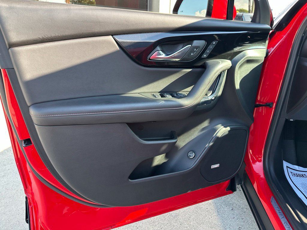 Used 2023 Chevrolet Blazer RS w/ Enhanced Convenience Package FWD image 13