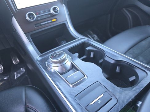 Used 2021 Ford Edge ST-Line image 24