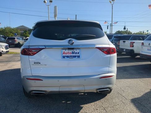 Used 2023 Buick Enclave Essence image 5