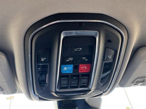 Used 2021 Jeep Grand Cherokee L Limited w/ Luxury Tech Group II image 19