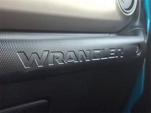 Used 2020 Jeep Wrangler Sport image 28