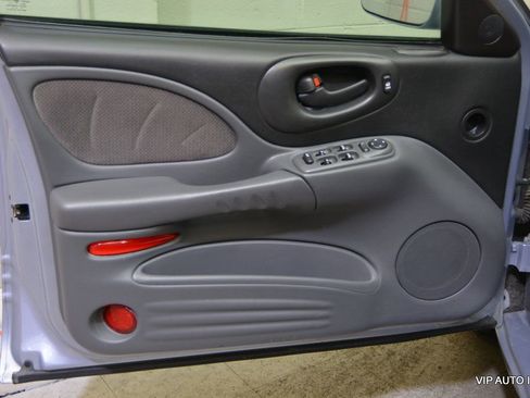 Used 2005 Pontiac Bonneville SE image 7