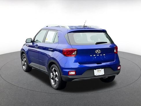 Used 2026 Hyundai Venue SEL FWD image 11