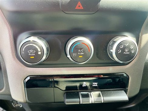 Used 2019 RAM 1500 Big Horn image 15