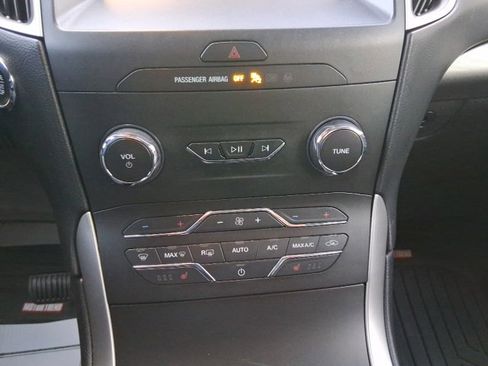 Used 2019 Ford Edge SEL w/ Equipment Group 201A image 19