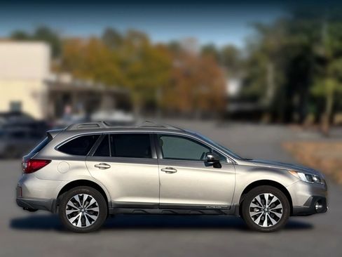 Used 2017 Subaru Outback 2.5i Limited image 7