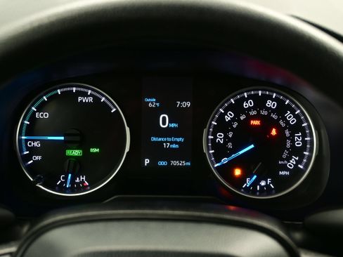 Used 2022 Toyota RAV4 LE AWD/4WD image 22