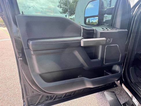 Used 2022 Ford F450 Platinum w/ FX4 Off-Road Package image 15