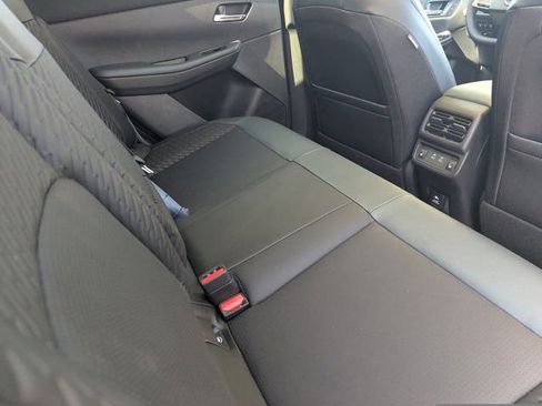 New 2026 Nissan Leaf Platinum+ w/ Cargo Package (Platinum+) FWD image 18