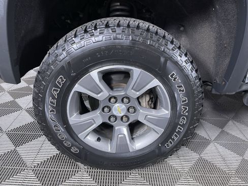Used 2015 Chevrolet Colorado Z71 AWD/4WD image 28