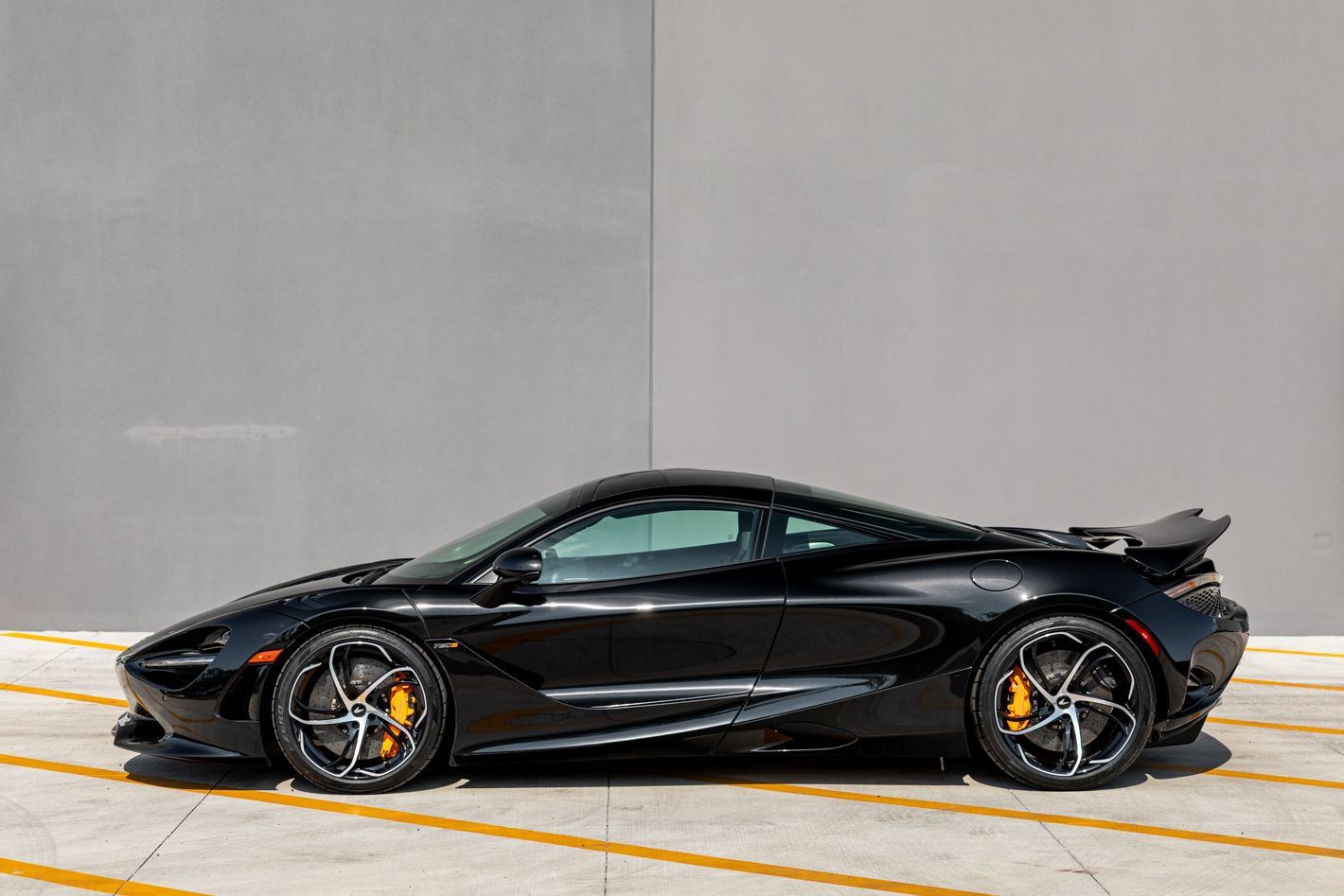 Used 2024 McLaren 750S RWD image 12