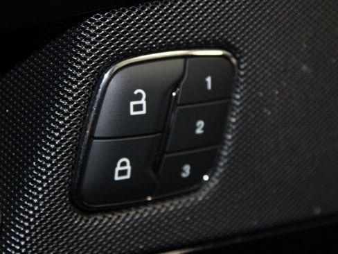 Used 2022 Lincoln Nautilus Reserve w/ Equipment Group 201A image 42