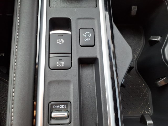Certified 2025 Nissan Pathfinder SV FWD image 24
