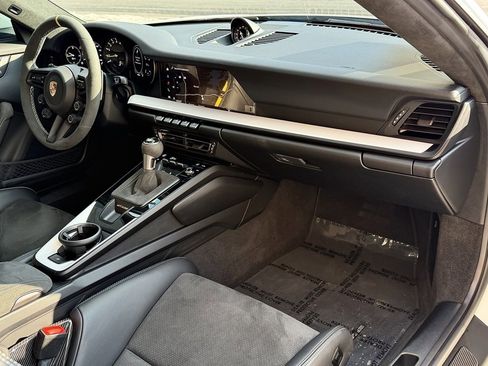 Certified 2025 Porsche 911 GT3 RS image 23