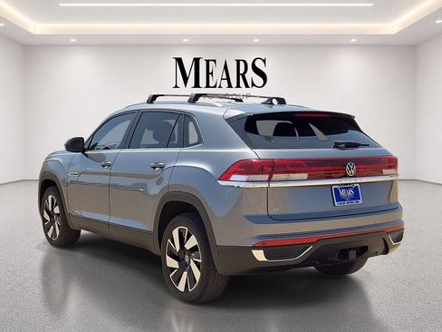 Used 2024 Volkswagen Atlas Cross Sport SE FWD image 3