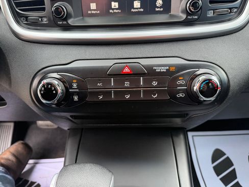 Used 2020 Kia Sorento LX image 24