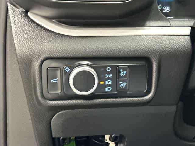 Used 2023 Ford Explorer XLT AWD/4WD image 19