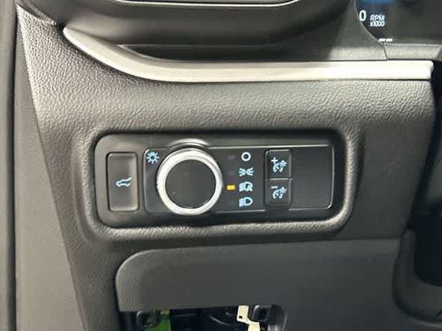 Used 2023 Ford Explorer XLT AWD/4WD image 19