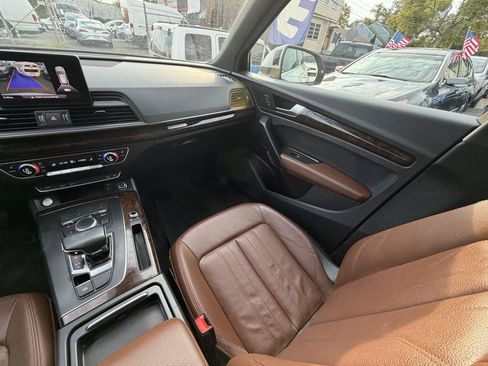 Used 2019 Audi Q5 2.0T Premium w/ Convenience Package AWD/4WD image 22