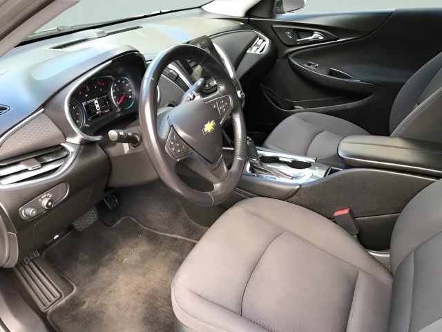 Used 2018 Chevrolet Malibu LT w/ Redline Edition FWD image 11