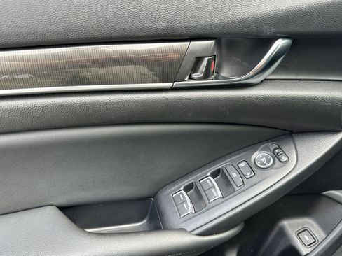 Used 2022 Honda Accord Sport image 11