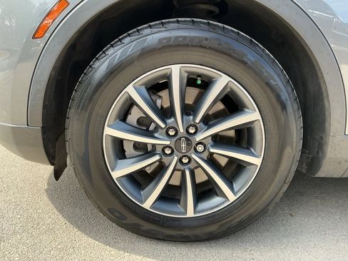 Used 2022 Lincoln Nautilus FWD image 6