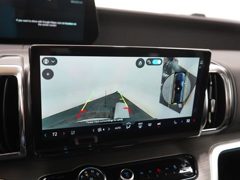 Used 2025 Ford Expedition Platinum image 26