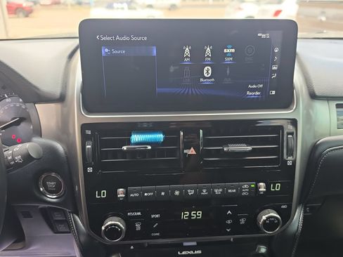 Used 2023 Lexus GX 460 Luxury w/ Off Road Package AWD/4WD image 19