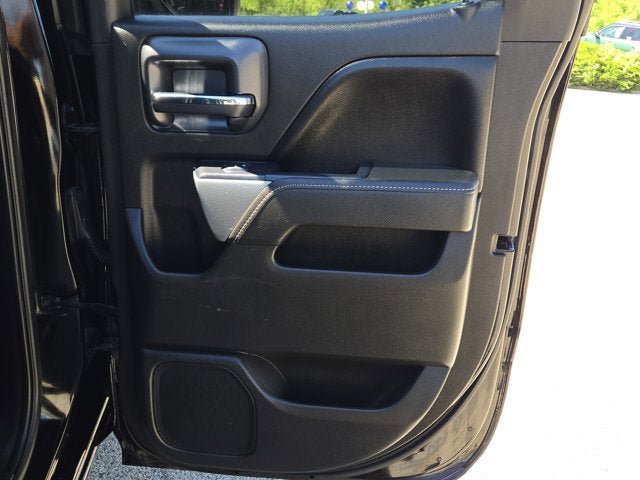 Used 2017 Chevrolet Silverado 1500 LT w/ Midnight Edition AWD/4WD image 10