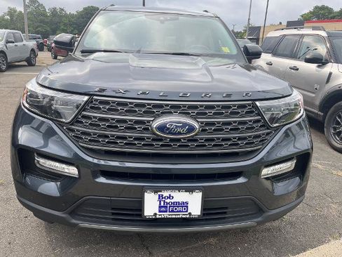 Certified 2022 Ford Explorer XLT w/ Equipment Group 202A AWD/4WD image 2