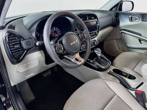 Used 2022 Kia Soul S FWD image 9