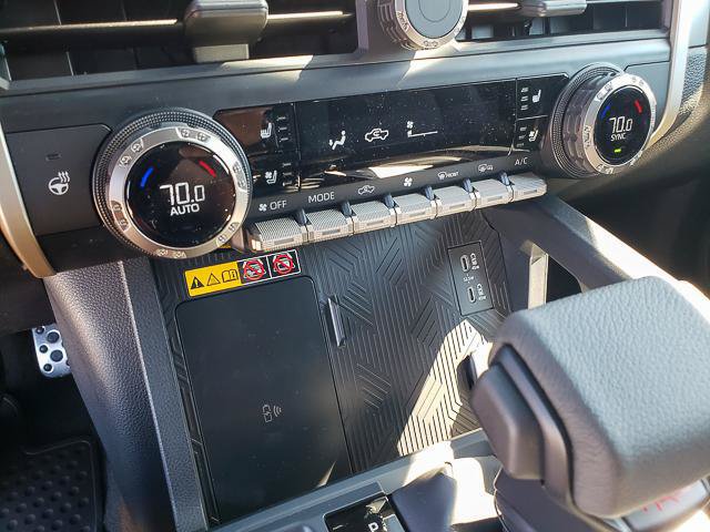 Used 2025 Toyota Tacoma TRD Sport w/ TRD Sport Premium Package AWD/4WD image 15